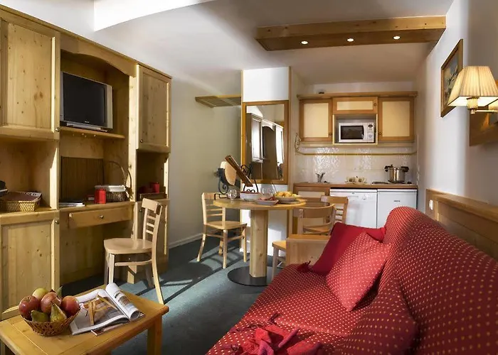 Pierre & Le Peillon Aparthotel