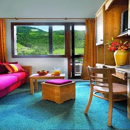 Pierre & Le Peillon Lägenhetshotell 3*